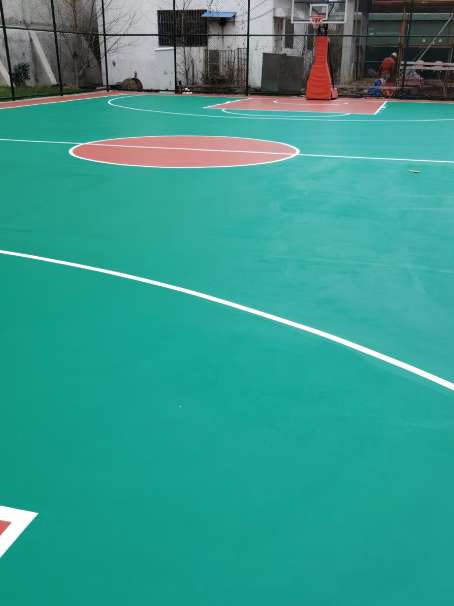 集安 球场长期使用易出现地面开裂